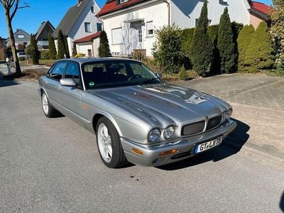 Usata Jaguar XJR 363 CV (266 kW) 1999 Grigio Berlina