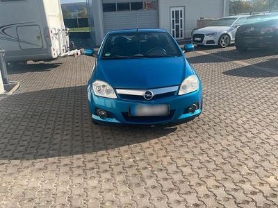 Second-hand Opel Tigra 90 CP (66 kW) 2004 Albastru Cabrio