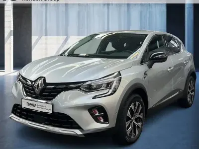 Używany Renault Captur Techno 91 KM (66 kW) 2023 Szary SUV