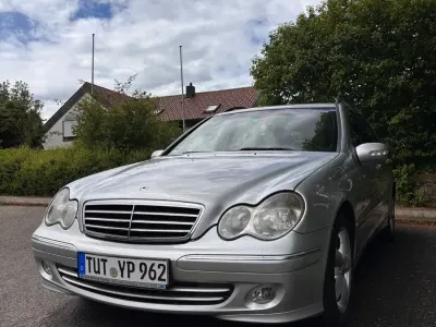 Gebraucht Mercedes C220 Avantgarde 150 PS (110 kW) 2005 Silber Kombi