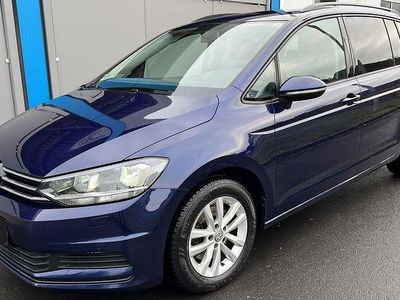 Blau Gebraucht 2015 VW Touran Comfortline Van / Kleinbus | 11.900 € (Fairer Preis)