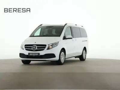 Gebraucht Mercedes V220 163 PS (119 kW) 2022 Weiss Van / Kleinbus
