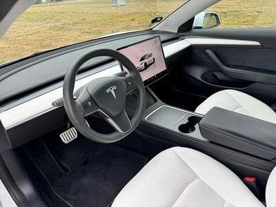 Weiß Gebraucht 2023 Tesla Model 3 Performance Limousine | 31.199 € (Fairer Preis)