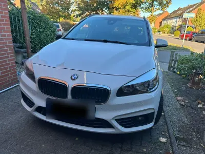 Gebraucht BMW 220 Gran Tourer Sport Line 190 PS (139 kW) 2016 Weiß Van / Kleinbus