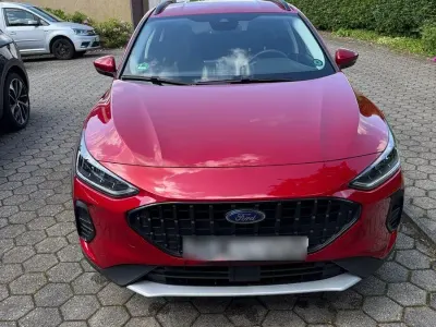 Gebraucht Ford Focus Active X 155 PS (114 kW) 2023 Rot Limousine