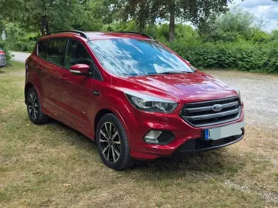 Gebraucht Ford Kuga ST-Line 179 PS (131 kW) 2018 Rot SUV
