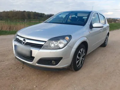 Gebraucht Opel Astra 105 PS (77 kW) 2005 Silber Limousine