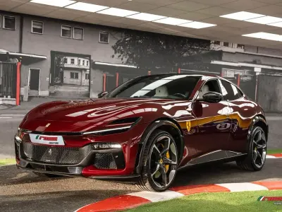 Second-hand Ferrari Purosangue 725 CP (533 kW) 2024 Roșu SUV