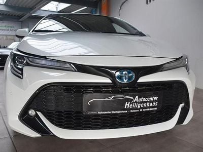 Weiß Gebraucht 2022 Toyota Corolla Hybrid Team Limousine | 17.980 € (Fairer Preis)