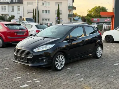 Gebraucht Ford Fiesta Titanium 125 PS (91 kW) 2015 Schwarz Kleinwagen