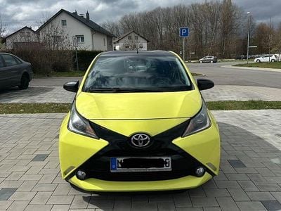 Usata Toyota Aygo 69 CV (50 kW) 2016 Giallo Utilitaria