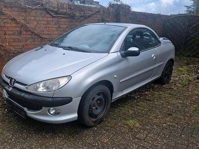 Gebraucht Peugeot 206 CC 109 PS (80 kW) 2005 Silber Cabrio