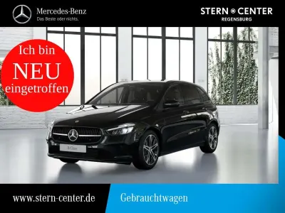 Używany Mercedes B200 Progressive 150 KM (110 kW) 2023 Czarny Minivan