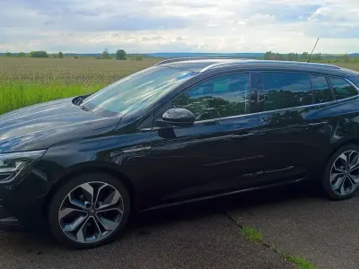 Gebraucht Renault Mégane GrandTour Bose Edition 132 PS (97 kW) 2017 Schwarz Kombi