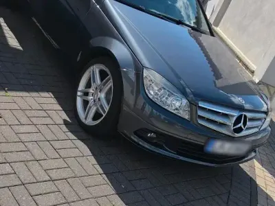 Gebraucht Mercedes C200 136 PS (100 kW) 2009 Grau Limousine