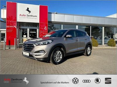Gebraucht Hyundai Tucson Intro Edition 177 PS (130 kW) 2016 White sand SUV