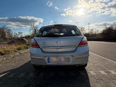 Usata Opel Astra 125 CV (91 kW) 2005 Grigio Utilitaria