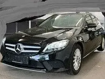 Gebraucht Mercedes C220 Avantgarde 194 PS (142 kW) 2021 Schwarz Limousine