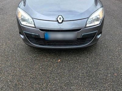 Gebraucht Renault Mégane GrandTour Dynamique 110 PS (80 kW) 2009 Grau Kombi