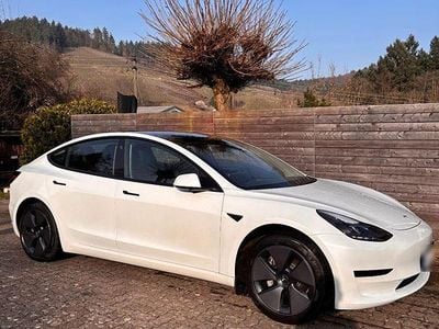 Gebraucht Tesla Model 3 RWD 208 kW (283 PS) 2022 Weiß Limousine