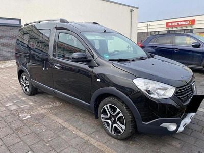 Gebraucht Dacia Dokker Stepway 90 PS (66 kW) 2018 Schwarz Van / Kleinbus