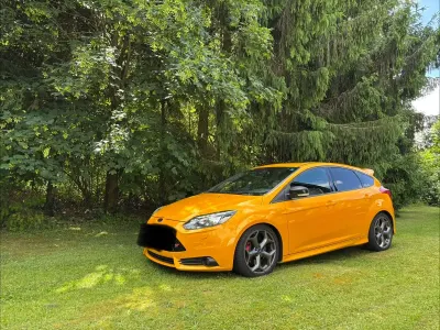 Gebraucht Ford Focus ST 250 PS (183 kW) 2013 Gelb Kleinwagen