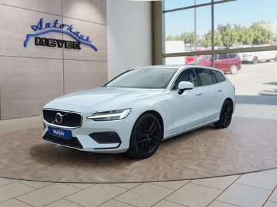 Weiß Gebraucht 2020 Volvo V60 Kombi | 23.900 € (Guter Preis)