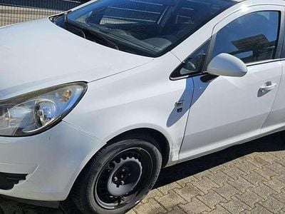 Gebraucht Opel Corsa Edition 86 PS (63 kW) 2010 Casabl/arctic/eisweiss/kaolin Kleinwagen
