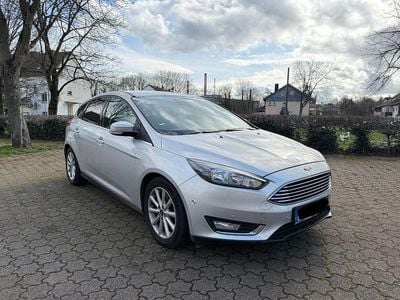 Gebraucht Ford Focus Titanium 125 PS (91 kW) 2015 Silber Limousine