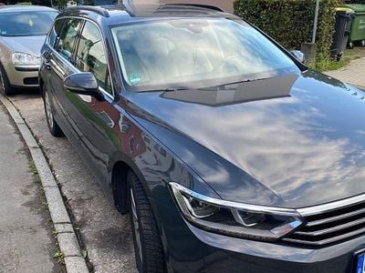Gebraucht VW Passat Comfortline 120 PS (88 kW) 2019 Grau Kombi