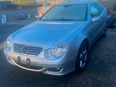 Gebraucht Mercedes C200 136 PS (100 kW) 2005 Silber Coupé
