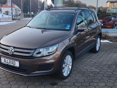 Braun Gebraucht 2012 VW Tiguan Trendline SUV | 12.490 € (Teuer)