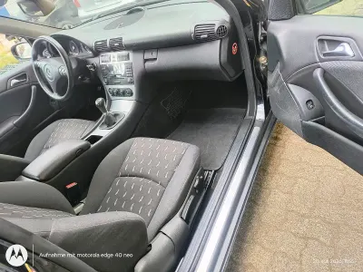 Gebraucht Mercedes C180 150 PS (110 kW) 2005 Blau Coupé