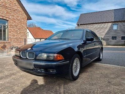 Second-hand BMW 523 170 CP (125 kW) 1999 Albastru Berlinǎ