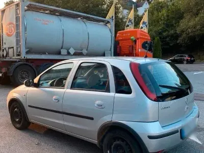 Używany Opel Corsa 75 KM (55 kW) 2004 Szary Hatchback