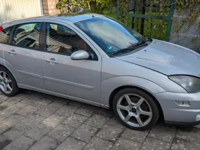 Gebraucht Ford Focus ST 172 PS (126 kW) 2004 Silber Limousine