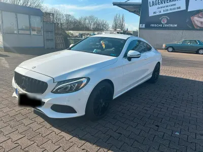 Gebraucht Mercedes C180 156 PS (114 kW) 2017 Weiß Coupé