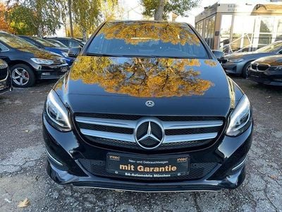 Schwarz Gebraucht 2018 Mercedes B200 Urban Van / Kleinbus | 14.950 € (Fairer Preis)