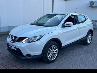 Gebraucht Nissan Qashqai Acenta 116 PS (85 kW) 2017 Weiß SUV