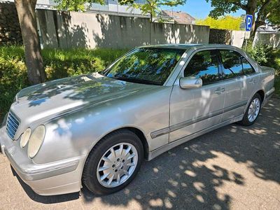 Mercedes E220