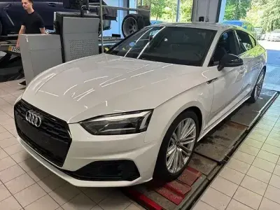 Gebraucht Audi A5 Sportback Advanced 163 PS (119 kW) 2022 Weiß Kleinwagen