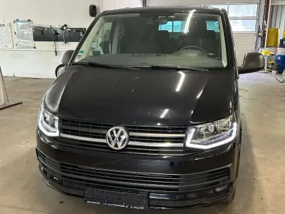 Gebraucht VW Multivan Trendline 150 PS (110 kW) 2018 Deep black perleffekt Van / Kleinbus