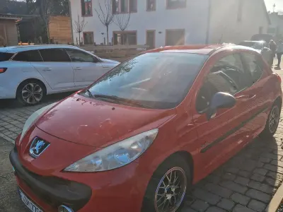Gebraucht Peugeot 207 75 PS (55 kW) 2009 Rot Coupé