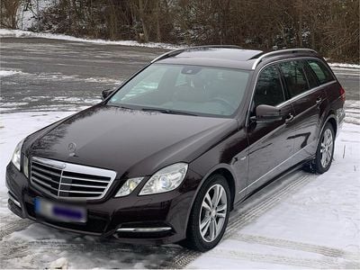 Braun Gebraucht 2011 Mercedes E300 Avantgarde Kombi | 8.888 € (Guter Preis)