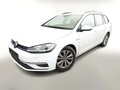 Gebraucht VW Golf VII Comfortline 131 PS (96 kW) 2019 Pure white