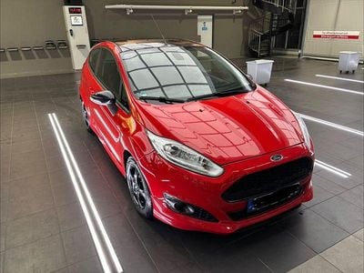 Rot Gebraucht 2016 Ford Fiesta Sport Kleinwagen | 5.500 € (Fairer Preis)