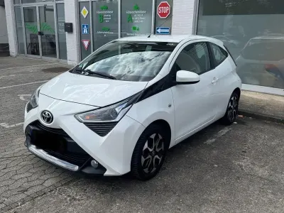 Gebraucht Toyota Aygo 72 PS (52 kW) 2019 Weiß Kleinwagen
