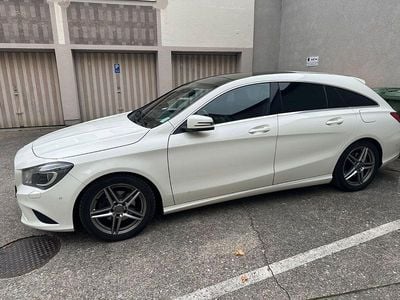 Weiß Gebraucht 2015 Mercedes CLA200 Shooting Brake Kombi | 13.550 € (Fairer Preis)