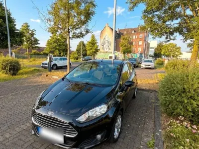 Gebraucht Ford Fiesta 82 PS (60 kW) 2014 Schwarz Kleinwagen