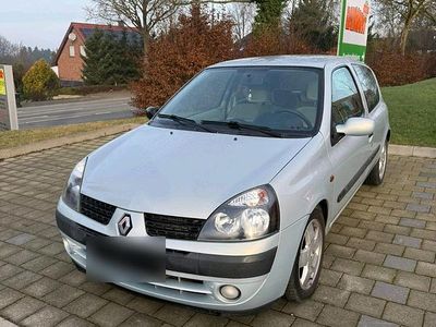 Gebraucht Renault Clio II 107 PS (78 kW) 2002 Silber Kleinwagen